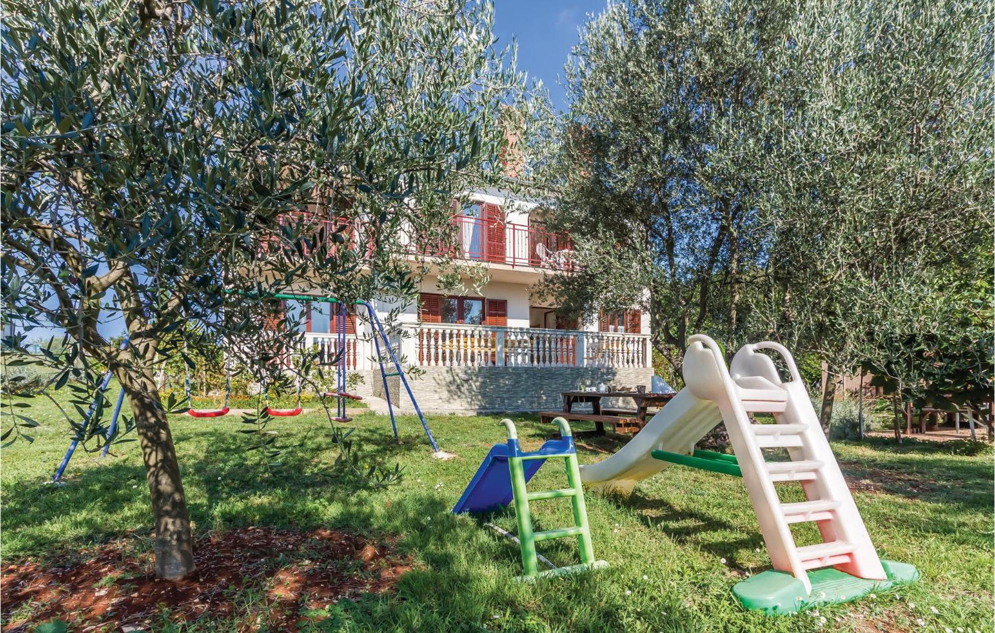 6 Bedroom Nice Home In Segotici Exterior photo