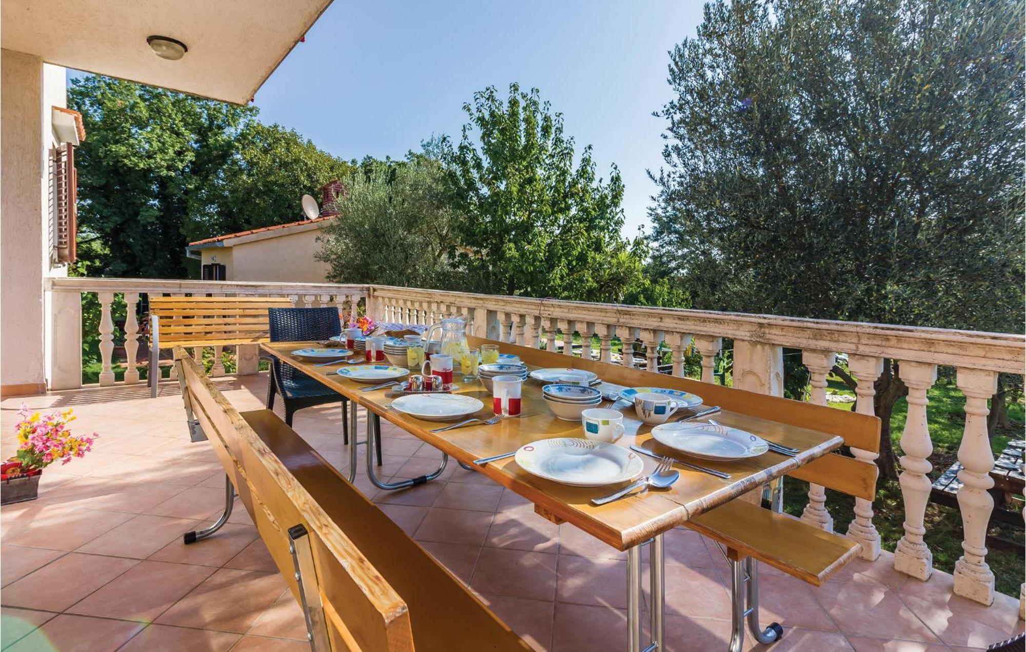 6 Bedroom Nice Home In Segotici Exterior photo